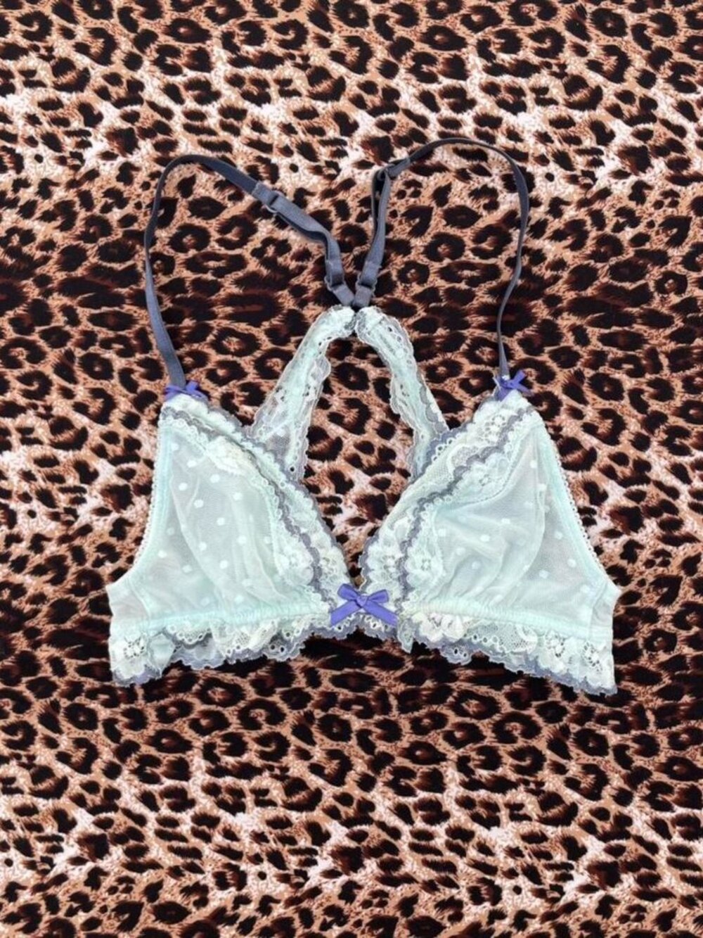 victoria’s secret baby blue lace bralette